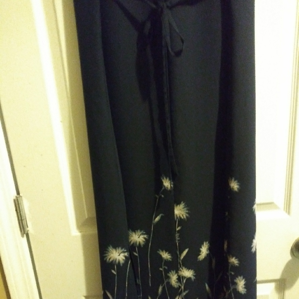 Dress - Picture 2 of 5